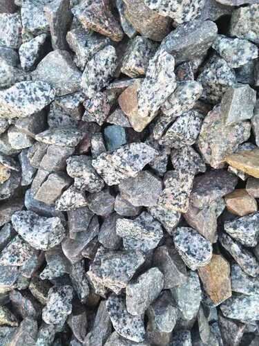 Grey Natural Granite Rocks Crushed Stone Chips And Aggregate Special For Commercial Used - Size: 35 Mm To 45 Mm
