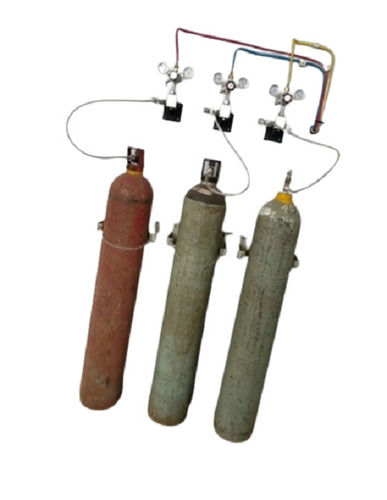 Brown Oxygen And Nitrogen Gas Line Connection Manifold System