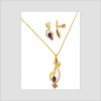 Diamond Pendant Set With Gold Chain