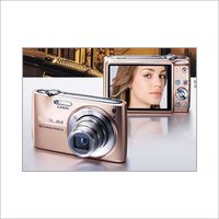 DIGITAL CAMERA