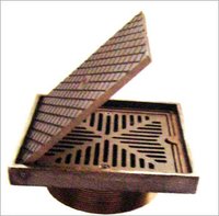 CLEAN OUT / FLOOR DRAIN