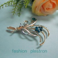Fashion Blue Crystal Flower Jewelry Brooch