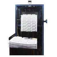 Vacuum Forming Machine