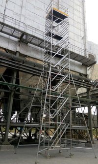 Tiltable Tower Ladder With Adjustable Platform