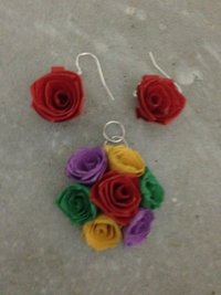 Paper Quilled Earrings with Pendant