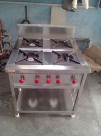 Four Burner Gas Range With 1 U/S