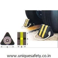 L Shape Rubber Wheel Chock