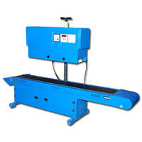 Plastic bag sealing machine