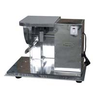 Rubber band cutting machine