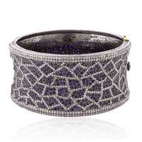 नीलम की चूड़ियाँ