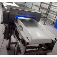 Textile metal detector