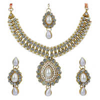 Artificial diamond necklace