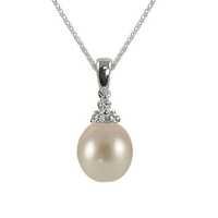 Silver pearl pendant