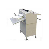 Paper creasing machine