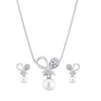 Pearl pendant set