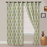 Valance curtain