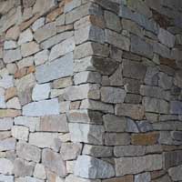 Walling stones