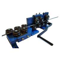 Coil straightening machine