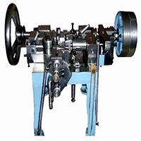 Automatic chain making machine