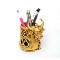 पीतल का पेन स्टैंड