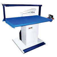 Vacuum steam table