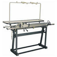 Hand knitting machine