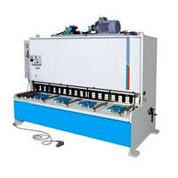 Angle shearing machine