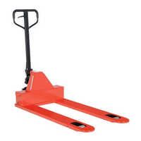 Low profile pallet truck