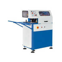 Portable corner cleaning machine