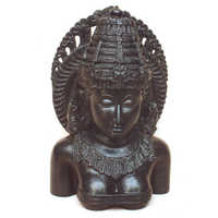 काले पत्थर की मूर्ति