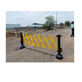 2.5M Expandable Barricade - Color: Yellow/Black With Reflective Adhesive Strip On It