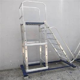 Aluminum Movable Ladder, Country of Origin: Made in India