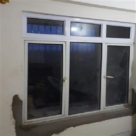 Aluminum Window In Lucknow Arsh Glass Aluminium Work, Type of Aluminium Window: Vertical