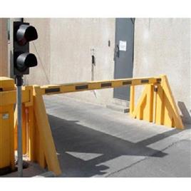 Automatic Anti Crash Barriers, Length: Upto 4 meter