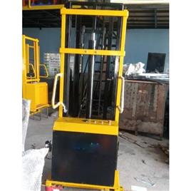 Battery Semi Electric Stacker