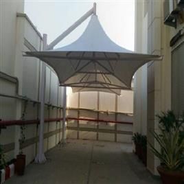 Cantilever Umbrella, Size: 20 FEET