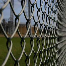 Chain Link Fence, Material: Galvanized Iron (GI)