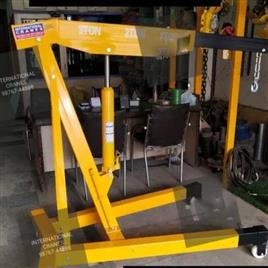 Demec Manual Hydraulic Floor Crane, Power Source: Hydraulic