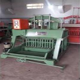 Egg Laying Hollow Block Making Machine 1060 Triple Vibrator, Usage/Application: Brick Making