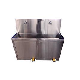 Floor Model Stainless Steel Scrub Station, Usage/Application: Instrument Wash