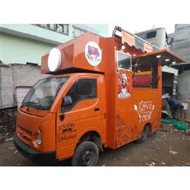 Food Serving Catering Van, No. Of Wheels: 4