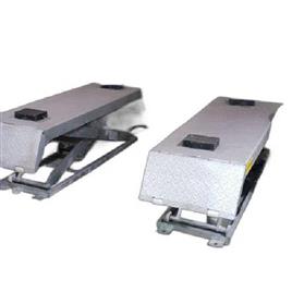 Galvanised Car Washing Lift Water Proof In Delhi Jet Age Garage Equipments, Platform Length: 1480-2080 mm