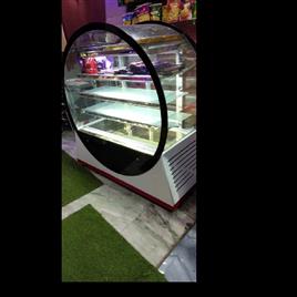 Glass Round Bakery Display Counter, Height: 4-5 Feet