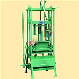 Hand Operated Double Block Making Machine, Capacity: 600 - 800 Blocks / Shift