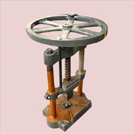 Hand Press Paper Plate Machine 7, Voltage: 220V