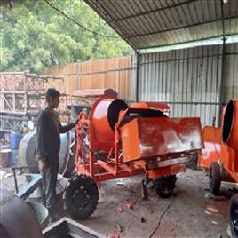 Heavy Duty Concrete Mixer With Lift