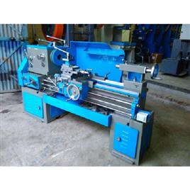 Heavy Duty Gear Head Lathe Machine 2