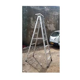 Hi 152 Aluminium Folding Ladder, Material: Aluminium