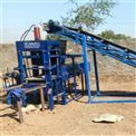 Hydraulic 6 Bricks Machine With 18 Feet Conveyor 2, Capacity: Custom