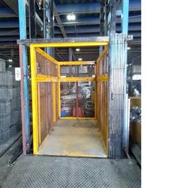 Hydraulic Goods Lift 11, Capacity: 1-2 ton